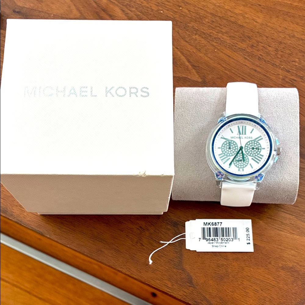 Michael Kors watch— BRAND NEW NEVER WORN